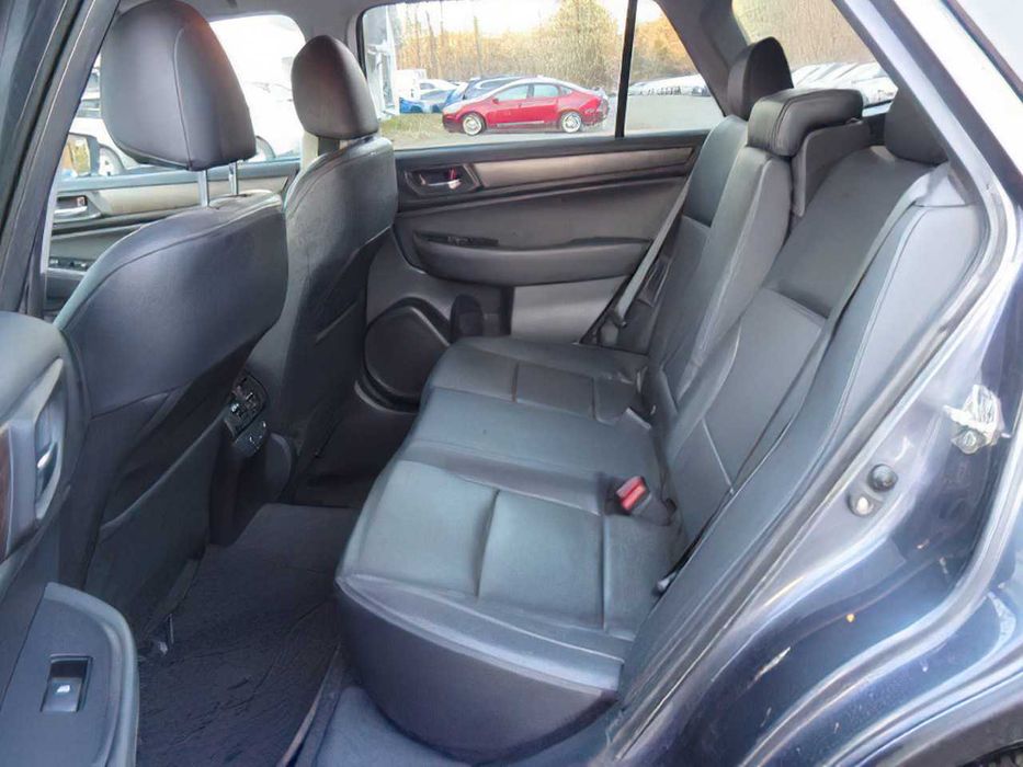 Subaru Outback 2.5i Limited      2017