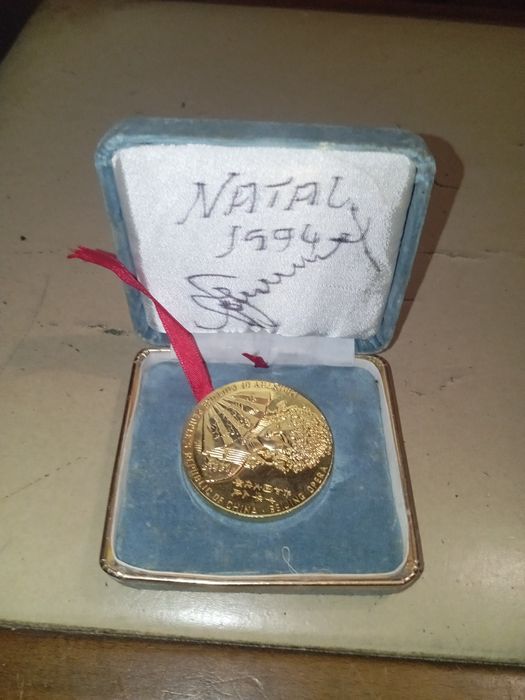 Medalha chinesa bom estado