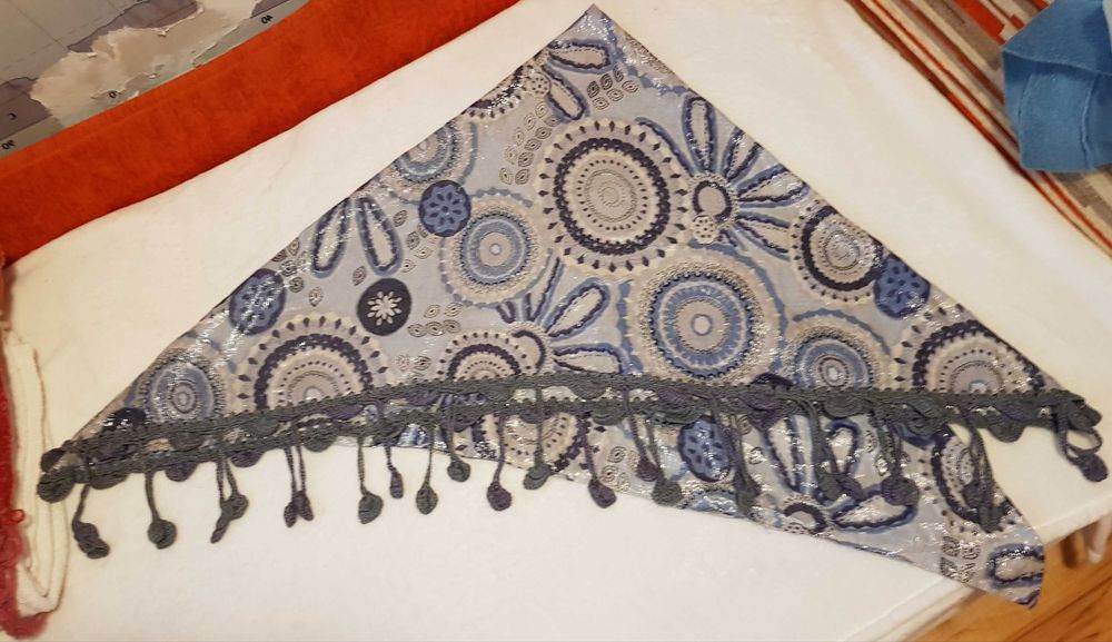 Chusta z frędzlami  103x103