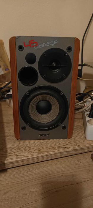 Controladora ddj sb3,+mala e colunas edifier r1280t