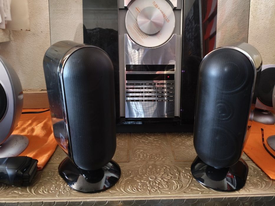 Par de colunas Q Acoustics 7000LRi