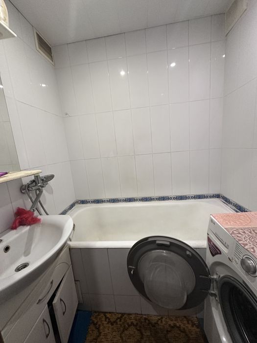 Сдам КОМНАТУ в 3 комнатной квартире