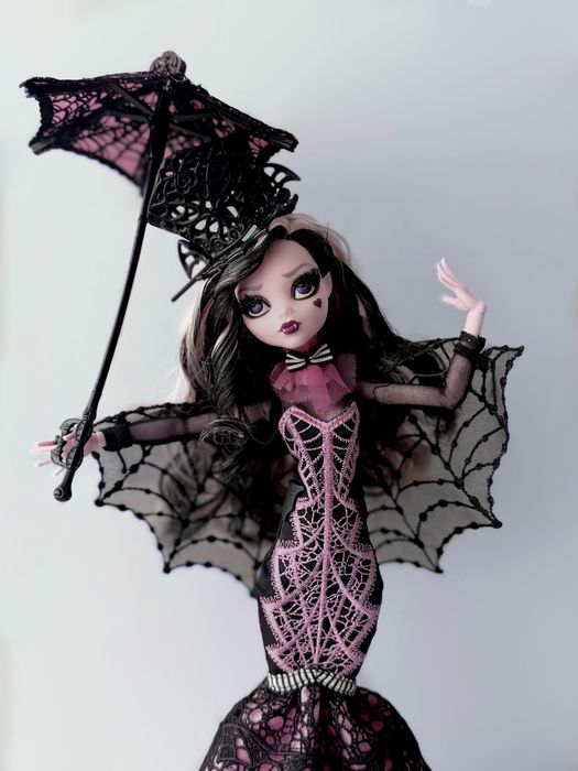 Колекційна лялька Monster High Draculaura Collector Doll.