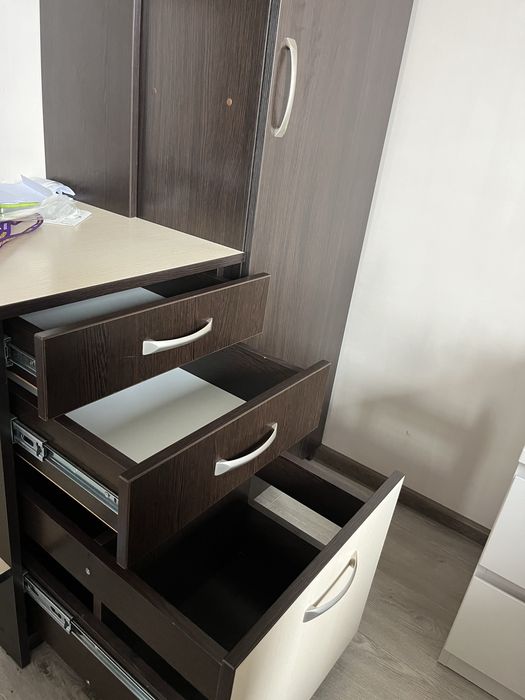 Стіл-шафа  офісний