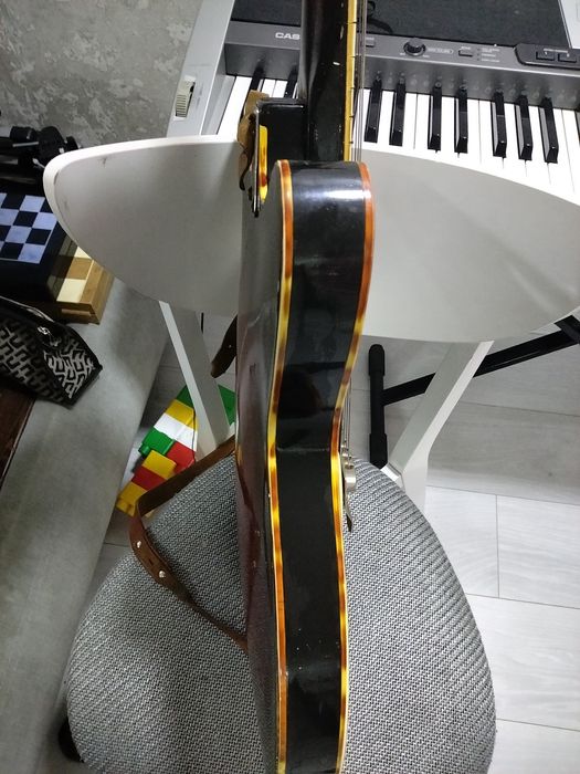 Бас- гітара Урал та Jolana часів СРСР