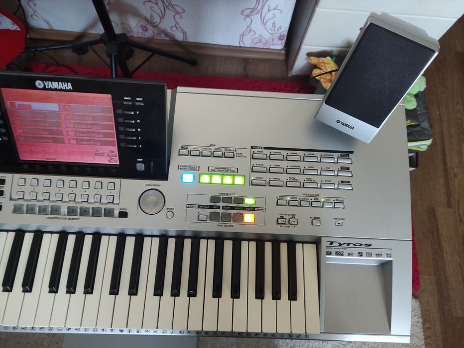 Синтезатор Yamaha Tyros 1