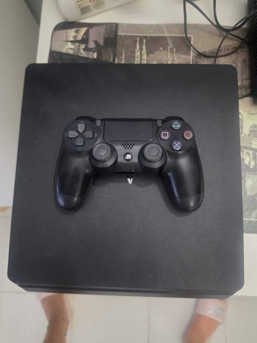 Play Station 4 usada