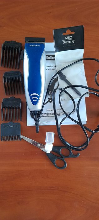 Машинка для стрижки волос.