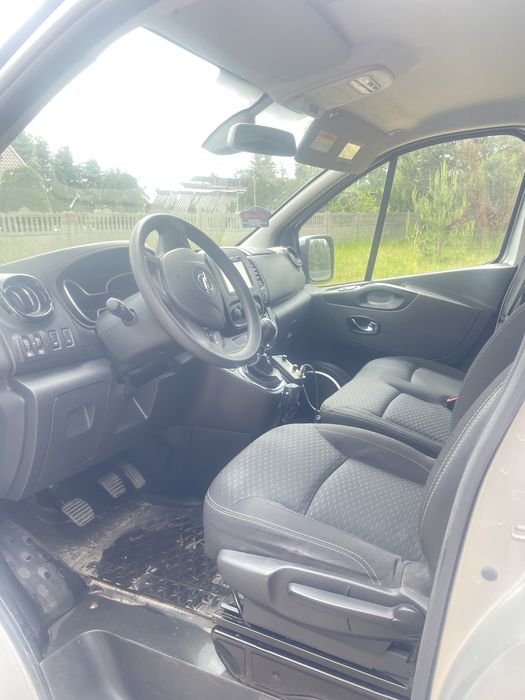 Opel Vivaro long 1,6 9 osób
