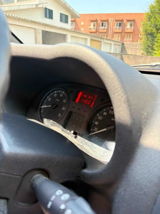 Renault Clio 2 lugares (mercadorias)