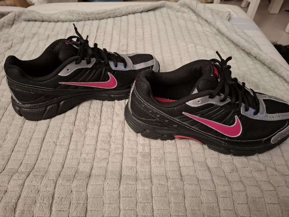 Buty Nike rozm 40.5