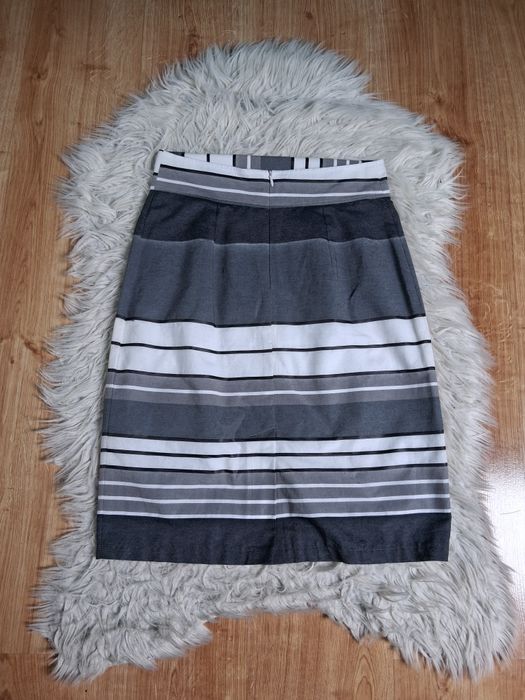 Nowa z metką elegancka spódnica damska rozmiar S 36