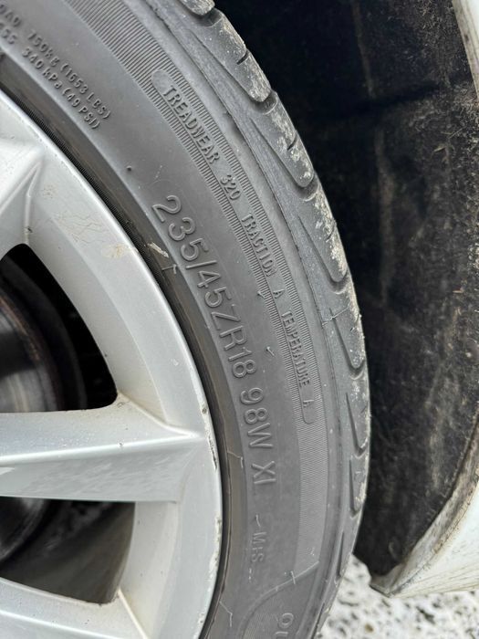 Диски з гумою колеса R18 5x112 8J ET44 Skoda Volkswagen