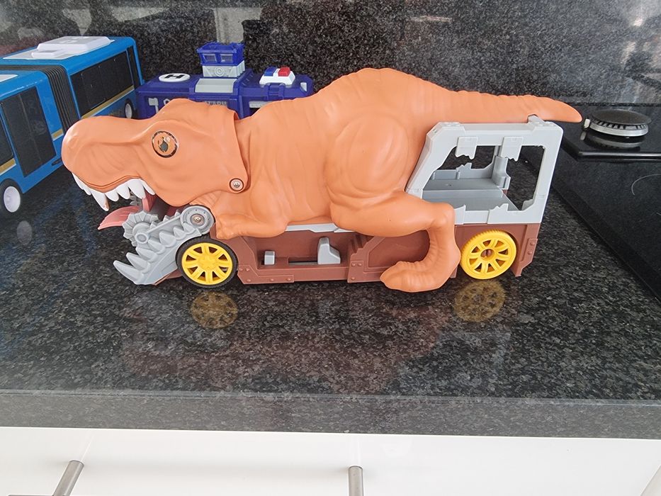 Brinquedos variados