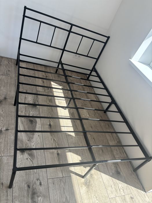 Sprzedam nowe łóżko metalowe ze stelażem