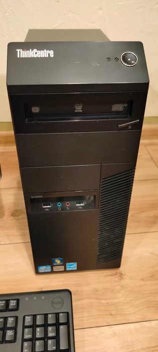Komputer stacjonarny Lenovo + monitor HP +  klawiatura Dell