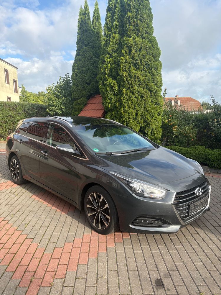 Hyundai i40 Kombi blue 1.7 CRDi DCT Premium