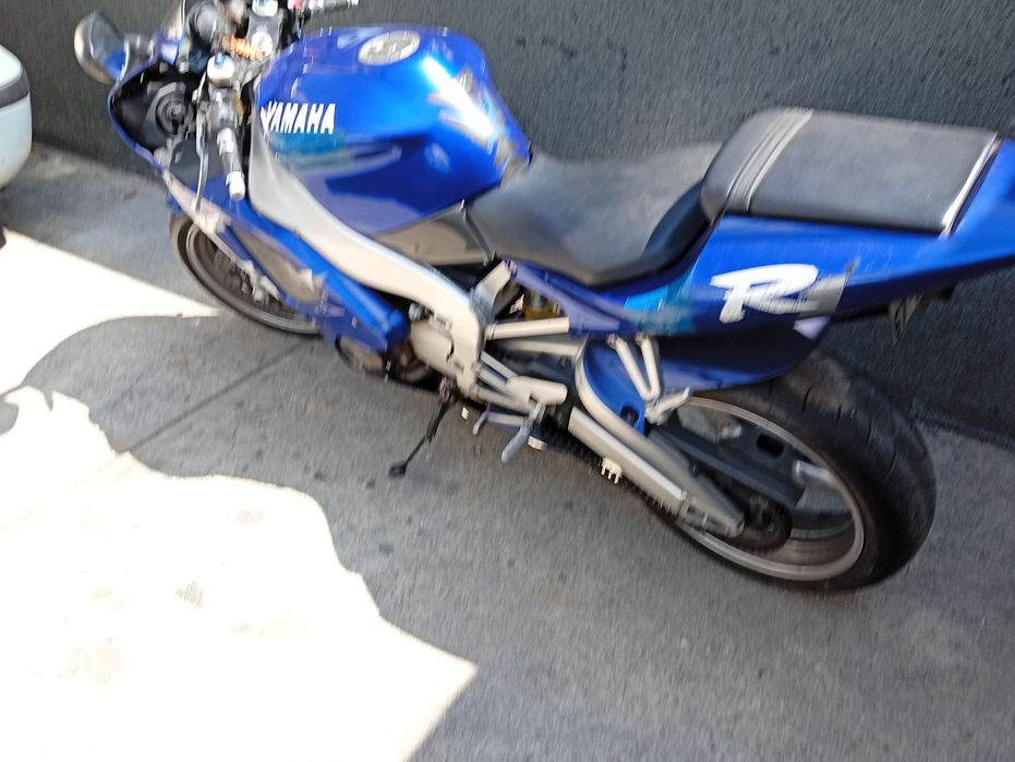 Yamaha   R1 1999