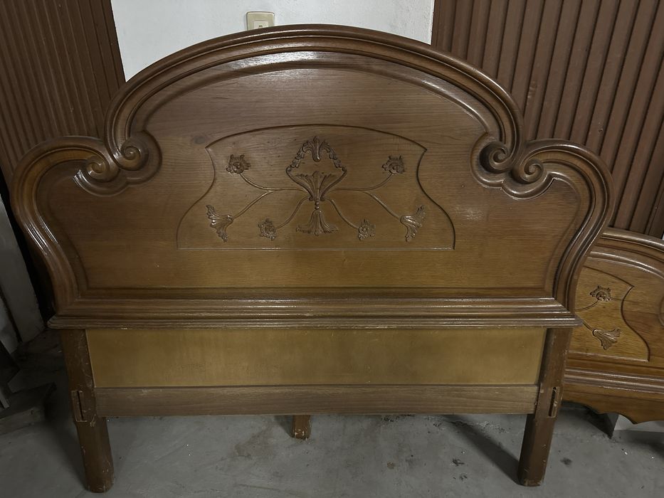 Cama de madeira maciça