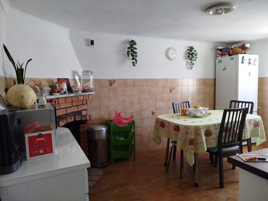 arrenda se  ou vende  t3 com terreno