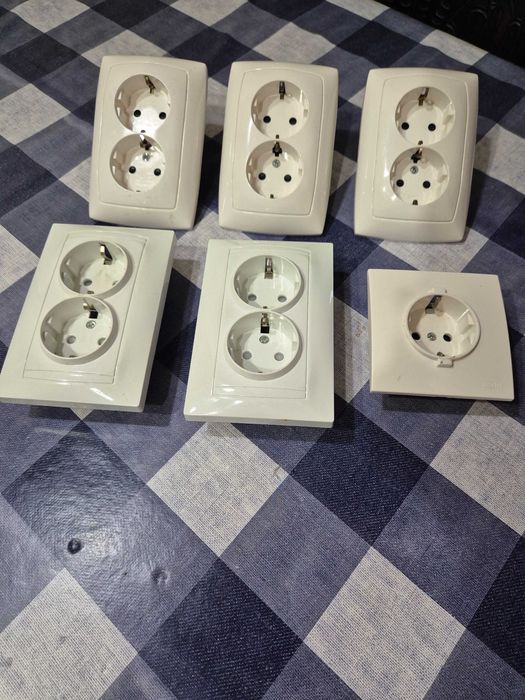 Tomadas,nunca foram usadas.Conjunto das 6