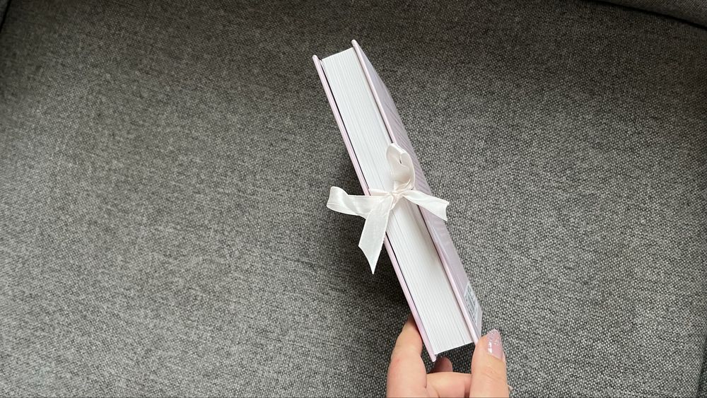 Книга Анна Савас «Тримай мене. Новоанглійська балетна школа»