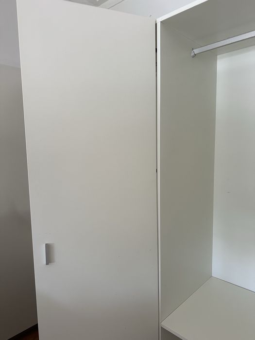 Roupeiro Branco com 3 portas