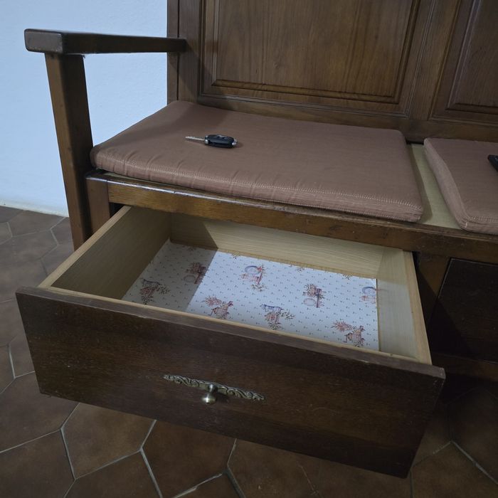 Banco em madeira com 3 lugares