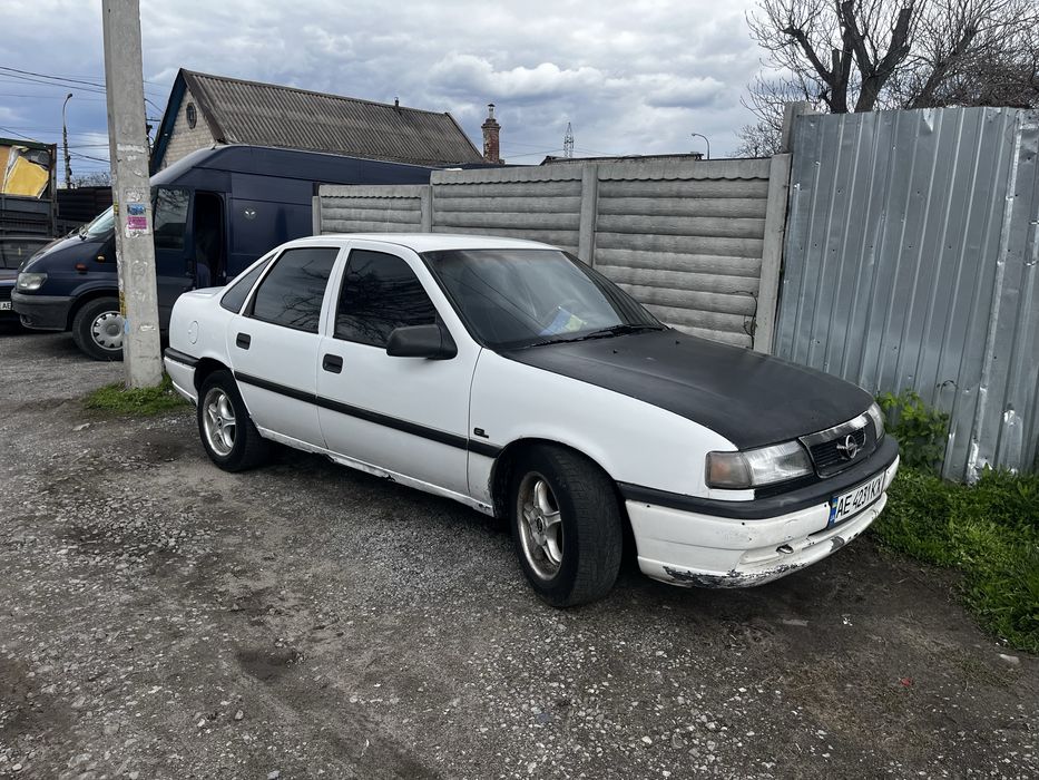 Продам Опель Вектра А. 1,6 газ- бензин 35000 гр.