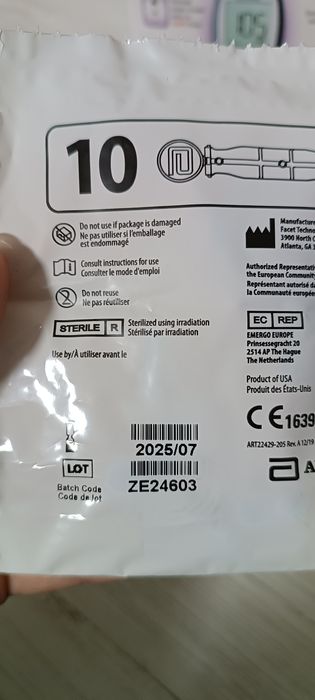 Прилад для вимірювання цукру у крові