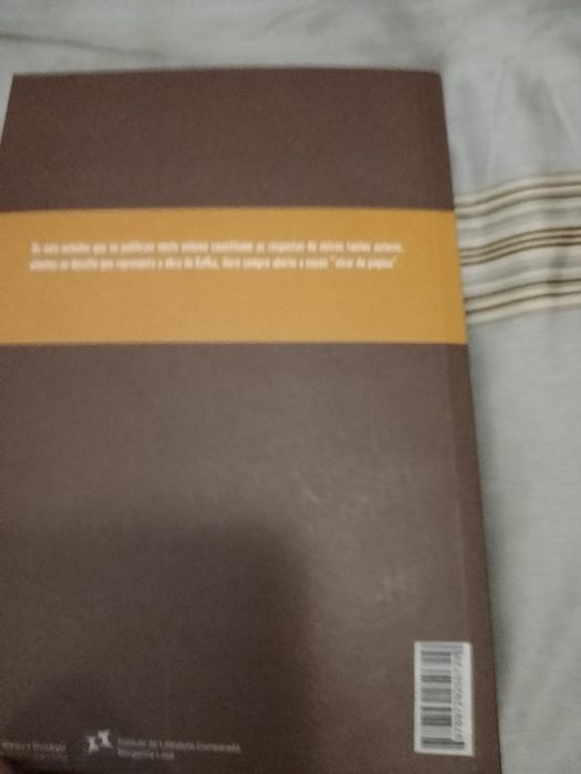 Kafka um livro sempre aberto-T -Boas-Deriva8E-Planta Coentros5EDesde2E