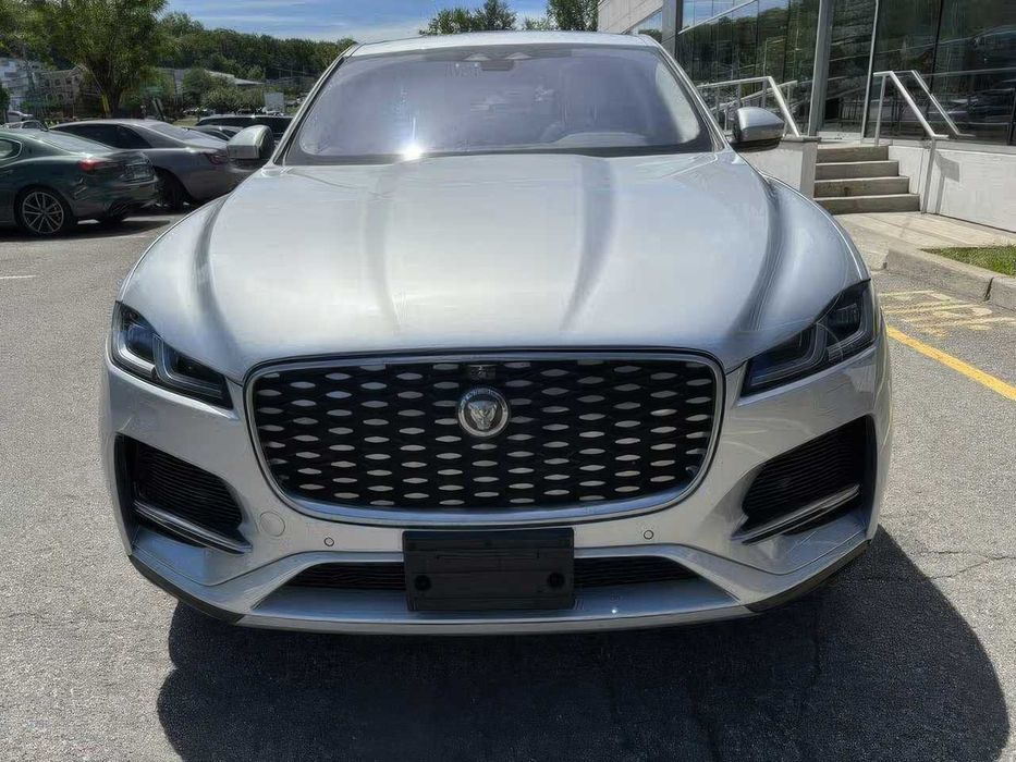 Jaguar F-Pace      2022
