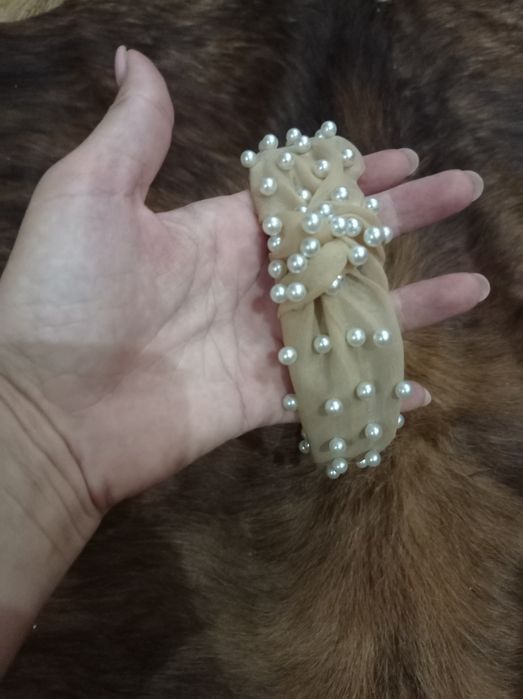 Обруч для волос с жемчугом. Ручная работа