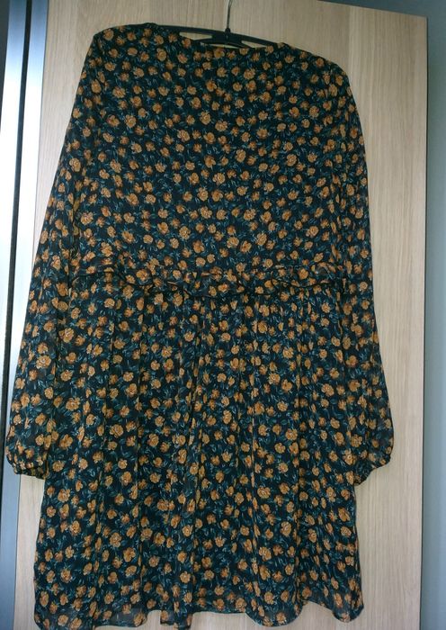 Sukienka r. XS (PULL&BEAR)