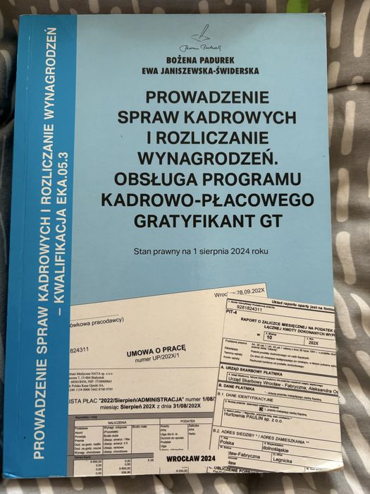 Prowadzenie spraw kadrowych i rozliczanie wynagrodzeń