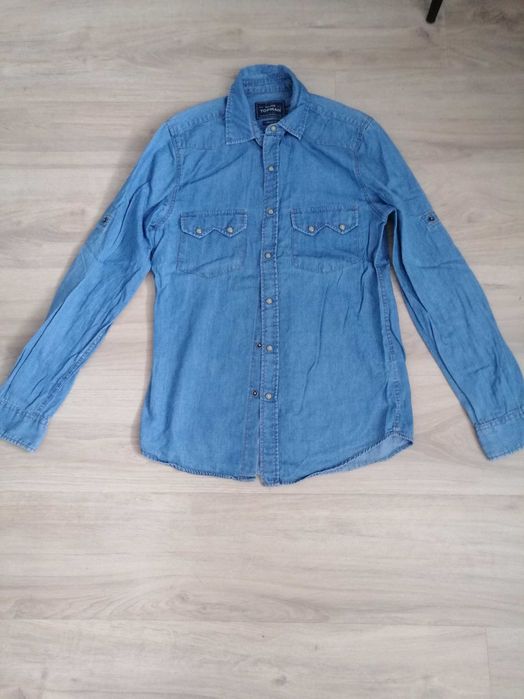 Sprzedam ubrania widoczne na zdjęciach