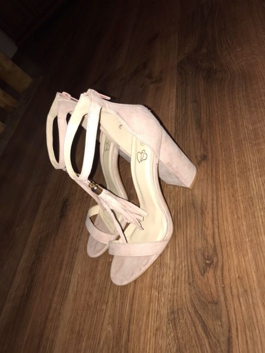 Buty na obcasie, szpilki
