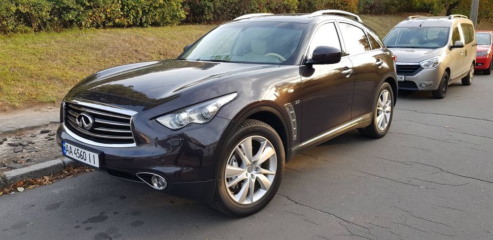 Infiniti QX70