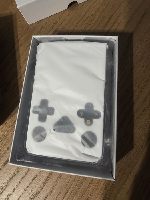Przenośna konsola do gier R36S retro
