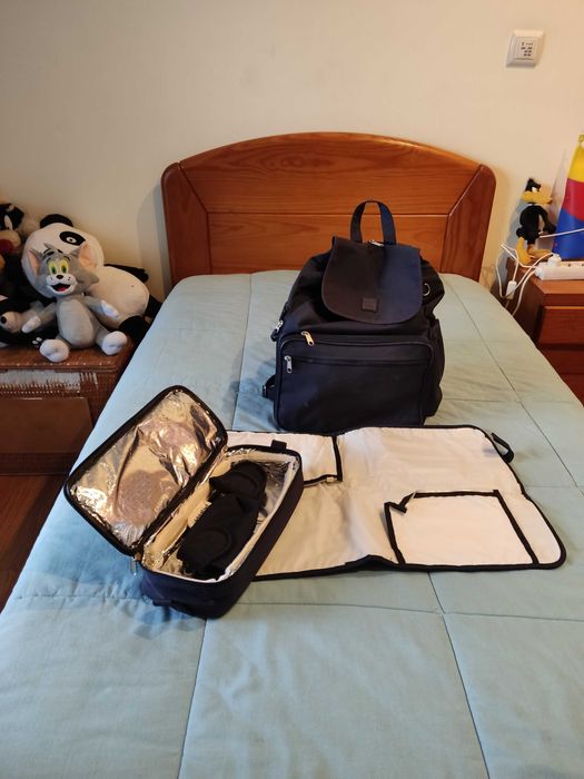 Mochila de suporte para utensílios do bébé