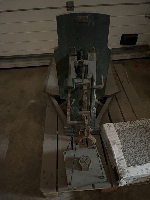 Balança antiga de pesos