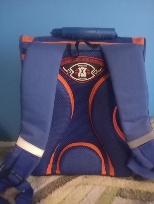 Портфель у школу