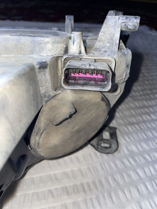 Фара передня права Рено Меган 3