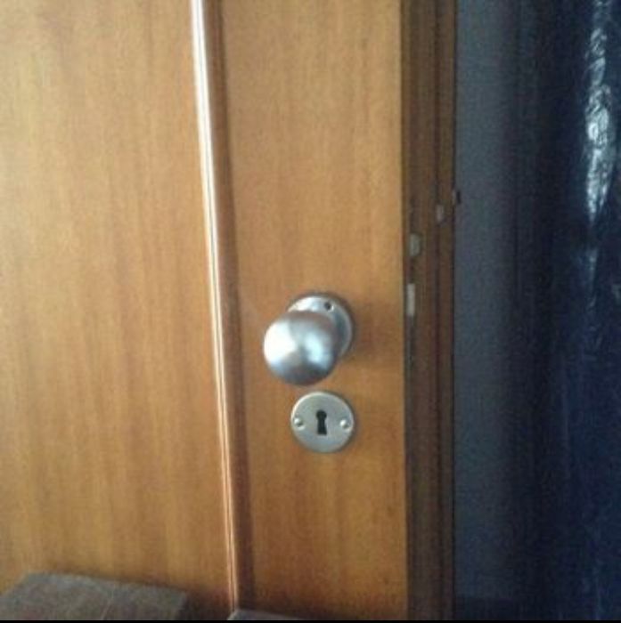Porta interior sem aros