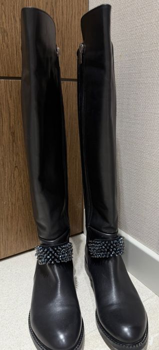 Жіночі чоботи шкіряні