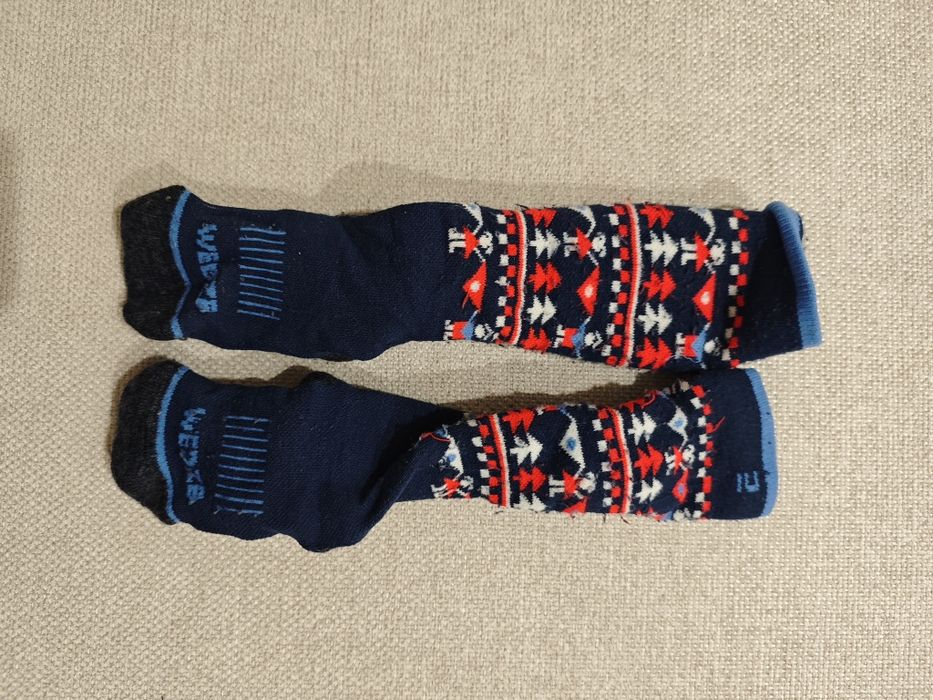 Zestaw zimowy WEDZE (Decathlon)  czapka z pomponem oraz skarpety narci