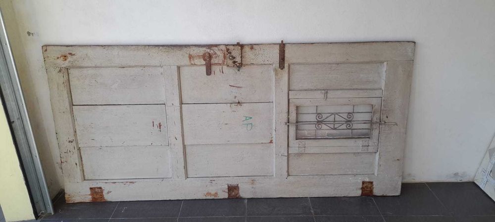 Porta Principal (antiga) - casa centenária