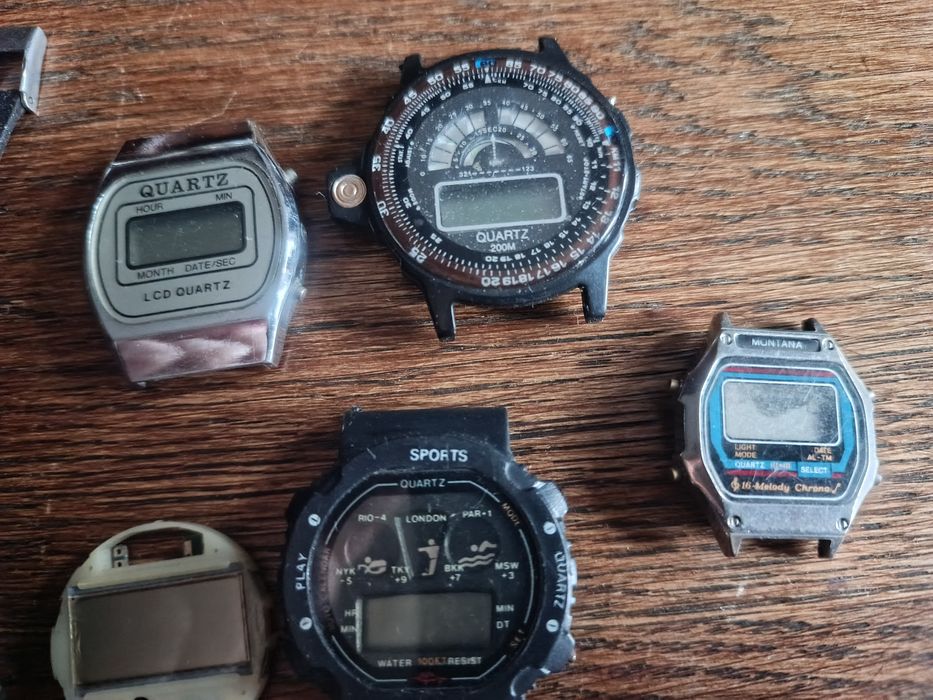 Sprzedam zestaw zegarków elektronicznych na części lata 90te.