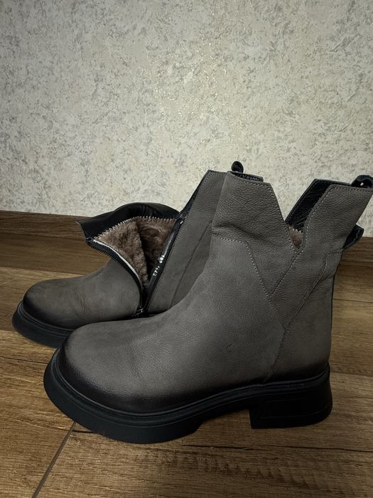 Зимове взуття 39 розмір