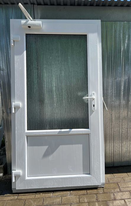 Drzwi używane zewnętrzne PCV 110 x 210